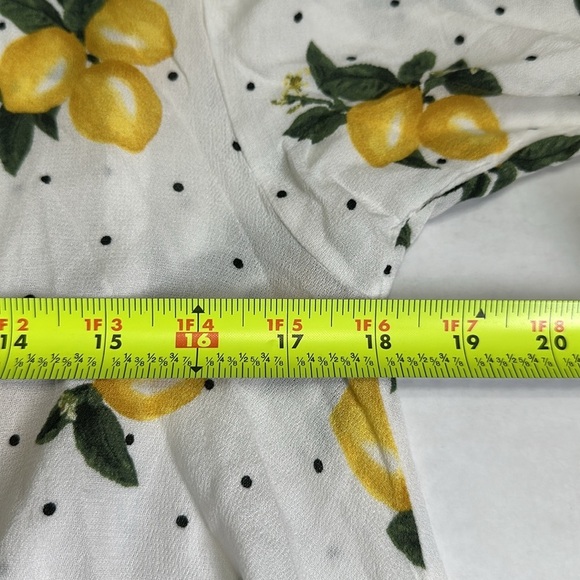 Torrid 00/0 M/L 10/12 Women’s Crepe Shirttail Kimono in Sweet Lemons 3/4 Sleeves - Picture 10 of 11